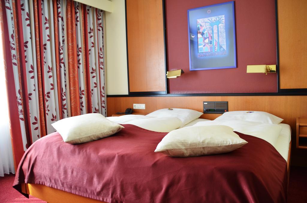 Hotel Exquisit Минден Экстерьер фото